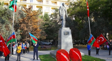 Büyük Önder Atatürk dünyada törenlerle anılıyor