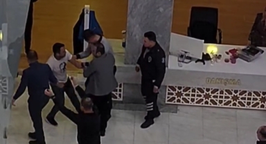 Büyükşehir Belediyesinde kendini yakmaya çalıştı