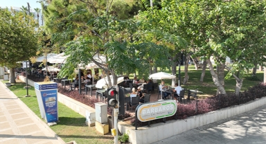 Çaylar demli sohbet keyifli