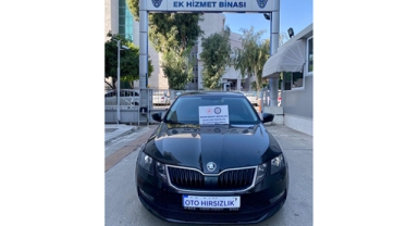 Depremde hasar gören araçlarla 