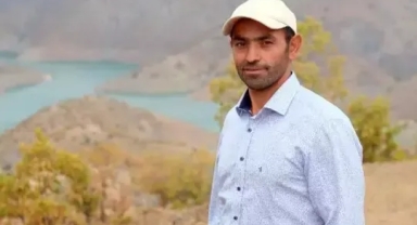 Enkazda şahit olduğu acıya şarkı yazdı