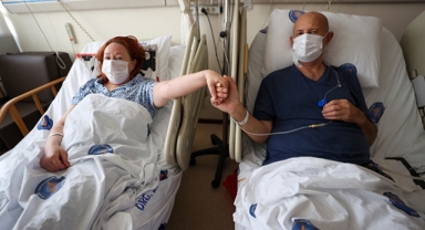 Eşinin böbreği ile hayata tutundu  