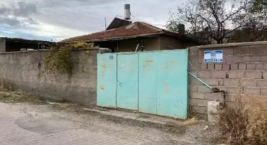 Evi terk eden eşini ve kayınvalidesini vurdu