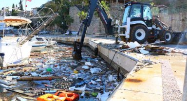 Batan tekneler denizden çıkarıldı