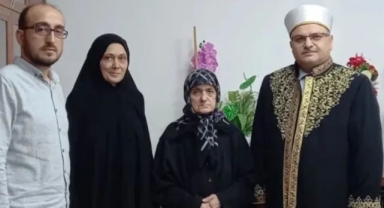  Gürcistanlı anne ile kızı Müslüman oldu