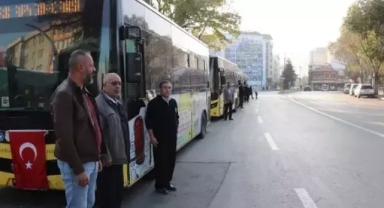 Hayat durdu, bayraklar yarıya indi