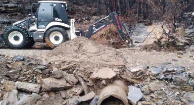 Heyelandan kapanan yollar açılıyor