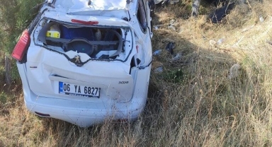 İki otomobil çarpıştı: 6 yaralı