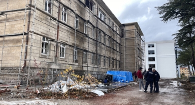 İşçi elektrik akımına kapıldı