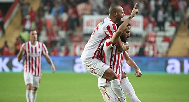 Jehezkel şov yaptı Akrep geri döndü