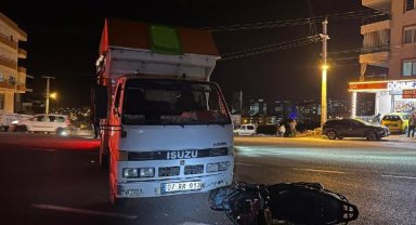 Kamyonetle motosiklet çarpıştı