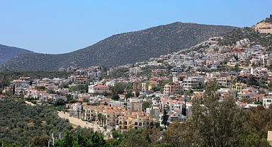 Kaş'ta kaçak yapılar yıkılacak