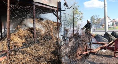 Kaynak kıvılcımı saman balyalarını yaktı
