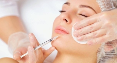 Kemer'de güzellik merkezine baskın 