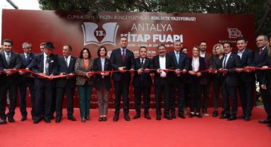  Kitap Fuarı kapılarını açtı