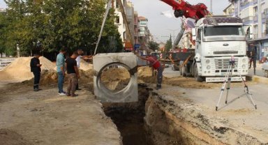 Korkuteli'nde İstiklal Caddesi alt yapısı yenileniyor
