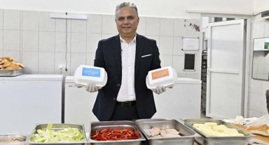 Muratpaşa'dan 700 öğrenciye okul menüsü desteği