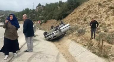 Otomobil bariyere çarptı