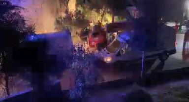 Otomobil köprüden düştü