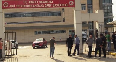 Otomobil ve kamyon çarpıştı: 2 ölü