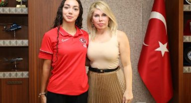  Özkan, altın madalyalı triatlet Selinay'ı ağırladı