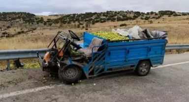 Patpat ve otomobil çarpıştı