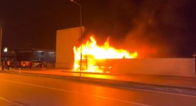 Plastik kasalar yandı