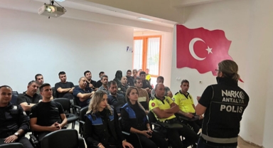 Polis ve öğretmenlere bilinçlendirme eğitimi 