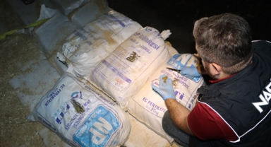 Saman tırında esrar bulundu