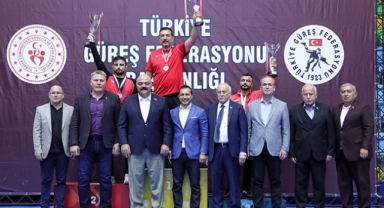 Serbest Güreş 1.Lig müsabakaları yapıldı 