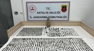 Tarih hırsızları yakayı ele verdi 