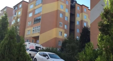 Tartıştığı eşini öldürdü, oğlunu da ağır yaraladı