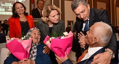 Vali Şahin: Sizler Atatürk'ün yolunda giden öğretmenlersiniz