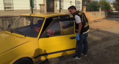 Yedek anahtarla arabasını çaldılar