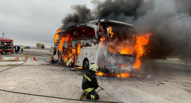 Yolcu otobüsü alev aldı