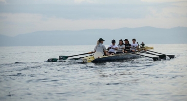Yüzlerce kişiyi kürek sporuyla tanıştırdı