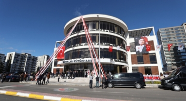 Akdeniz Bölgesi'nin en büyük kütüphanesi  açıldı