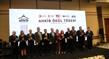 Akdeniz'de konfeksiyon firmaları ödüllendirildi