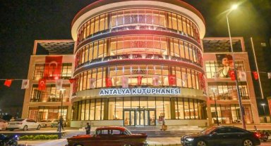 Akdeniz'in en büyük kütüphanesi kapıları açıyor