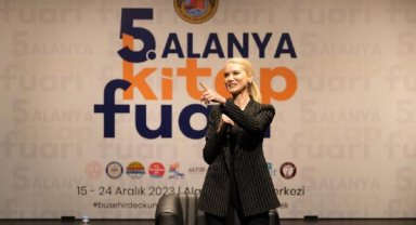 Alanya'da Kitap Fuarı sürüyor