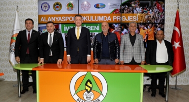 ‘Alanyasporum okulumda’
