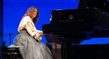 Anjelika Akbar’dan muhteşem konser