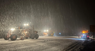 Antalya-Konya kara yolu kar nedeniyle kapandı