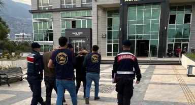 Aranan 121 kişi yakalandı