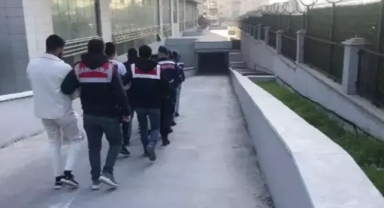 Aranan 56 kişiye gözaltı