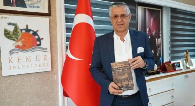 Başkan Topaloğlu'ndan öğretmenlere anlamlı hediye