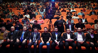 Buyur bi de burdan bak