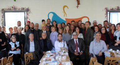 Depremzedeler Antalya'da buluştu