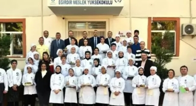 Elma temalı yemek yarışması