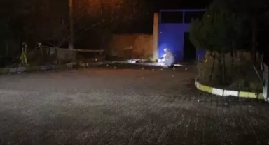 Eşi ve 3 yakınını öldürdü